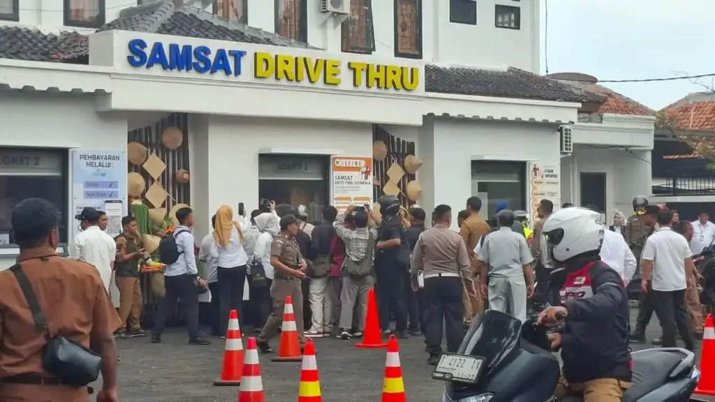 Bapenda Jabar Resmi Luncurkan Samsat Drive-Thru SADEWA di Purwakarta, Layanan Pajak Kendaraan Kini Lebih Cepat dan Praktis